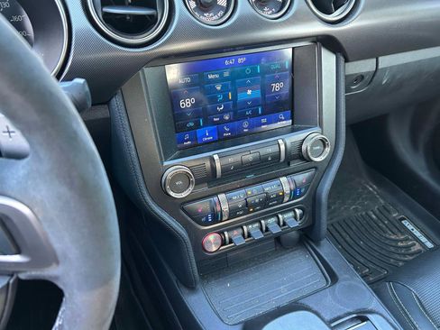 Used 2021 Ford Mustang Shelby GT500 w/ Technology Package RWD image 17