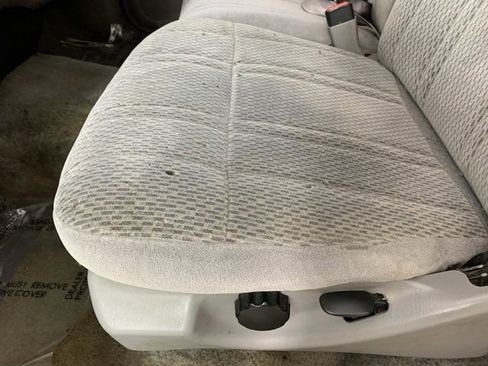 Used 1997 Ford F150 XLT image 11