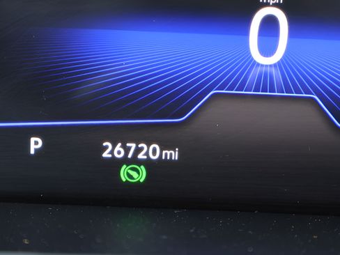 Certified 2022 Volkswagen Taos SE FWD image 2
