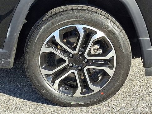 Used 2022 Jeep Compass Limited image 8