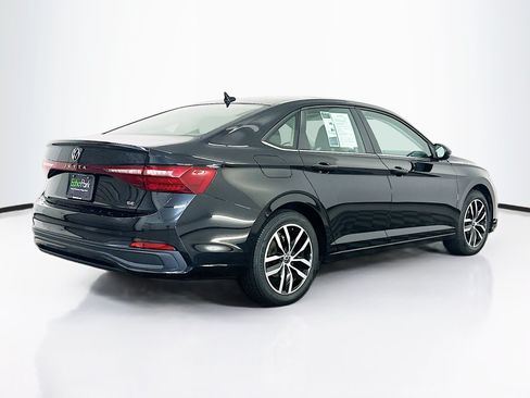 Used 2025 Volkswagen Jetta SE FWD image 9