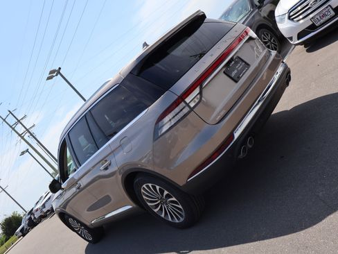 Used 2020 Lincoln Aviator Reserve w/ Equipment Group 201A AWD/4WD image 5
