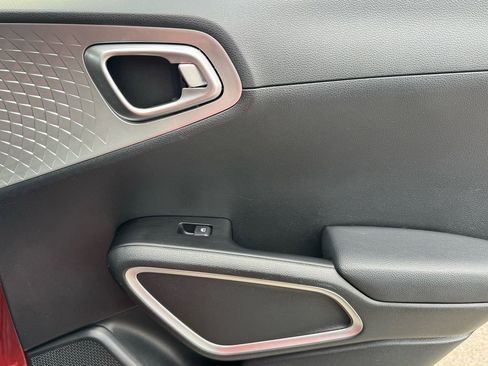 Used 2024 Kia Soul LX w/ Option Group 015 image 19