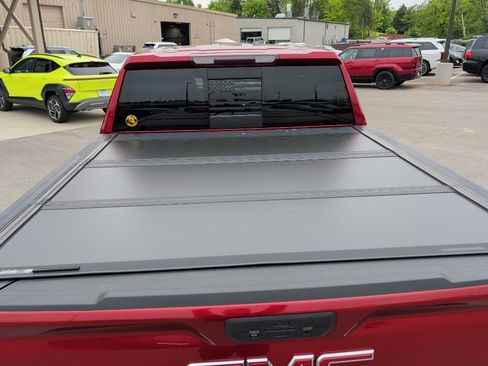 Used 2021 GMC Sierra 1500 AT4 w/ AT4 Preferred Package AWD/4WD image 9