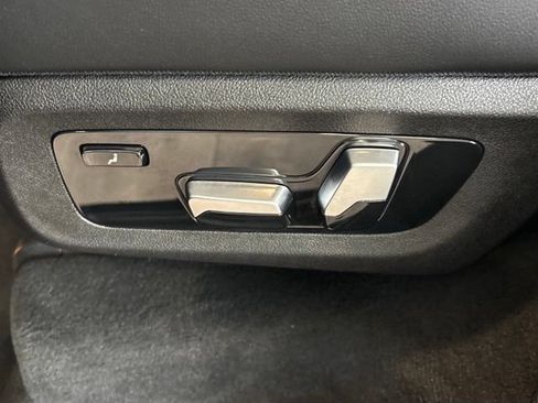 Used 2023 BMW X7 xDrive40i w/ Executive Package AWD/4WD image 41