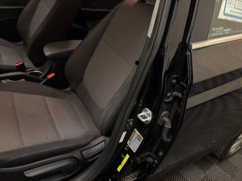 Used 2019 Hyundai Accent Limited FWD image 12