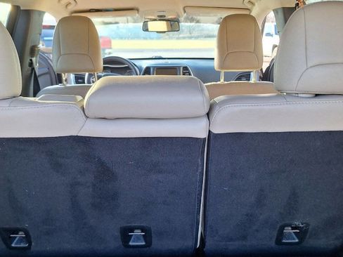 Used 2016 Jeep Cherokee Limited image 5