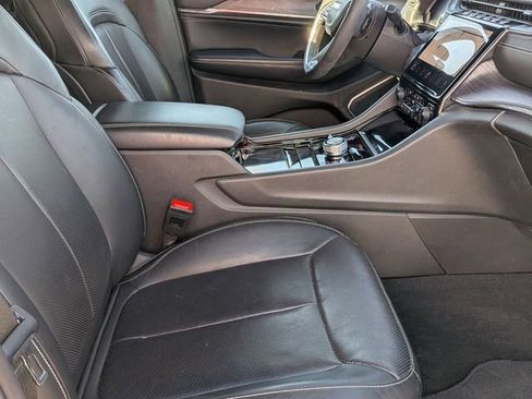 Certified 2023 Jeep Grand Cherokee Overland image 32