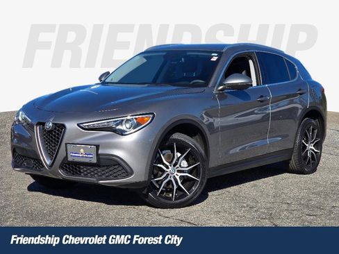 Used 2018 Alfa Romeo Stelvio AWD image 1