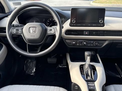 Used 2023 Honda HR-V LX image 3