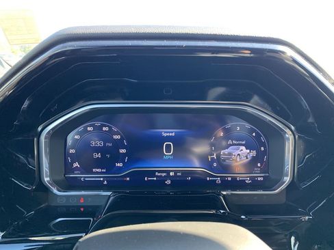 Used 2024 Chevrolet Silverado 1500 High Country w/ High Country Premium Package image 10