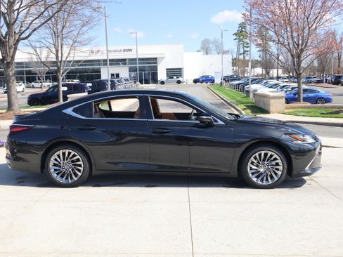 Used 2025 Lexus ES 350 Ultra Luxury image 10