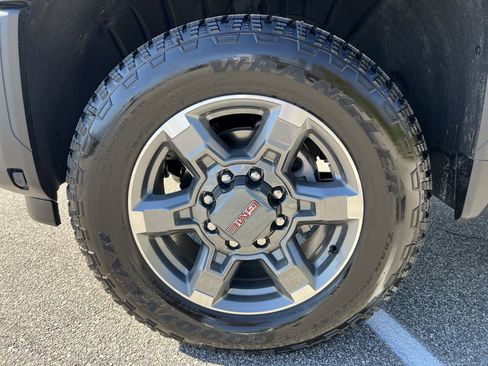 New 2026 GMC Sierra 2500 SLT w/ SLT Premium Package image 15