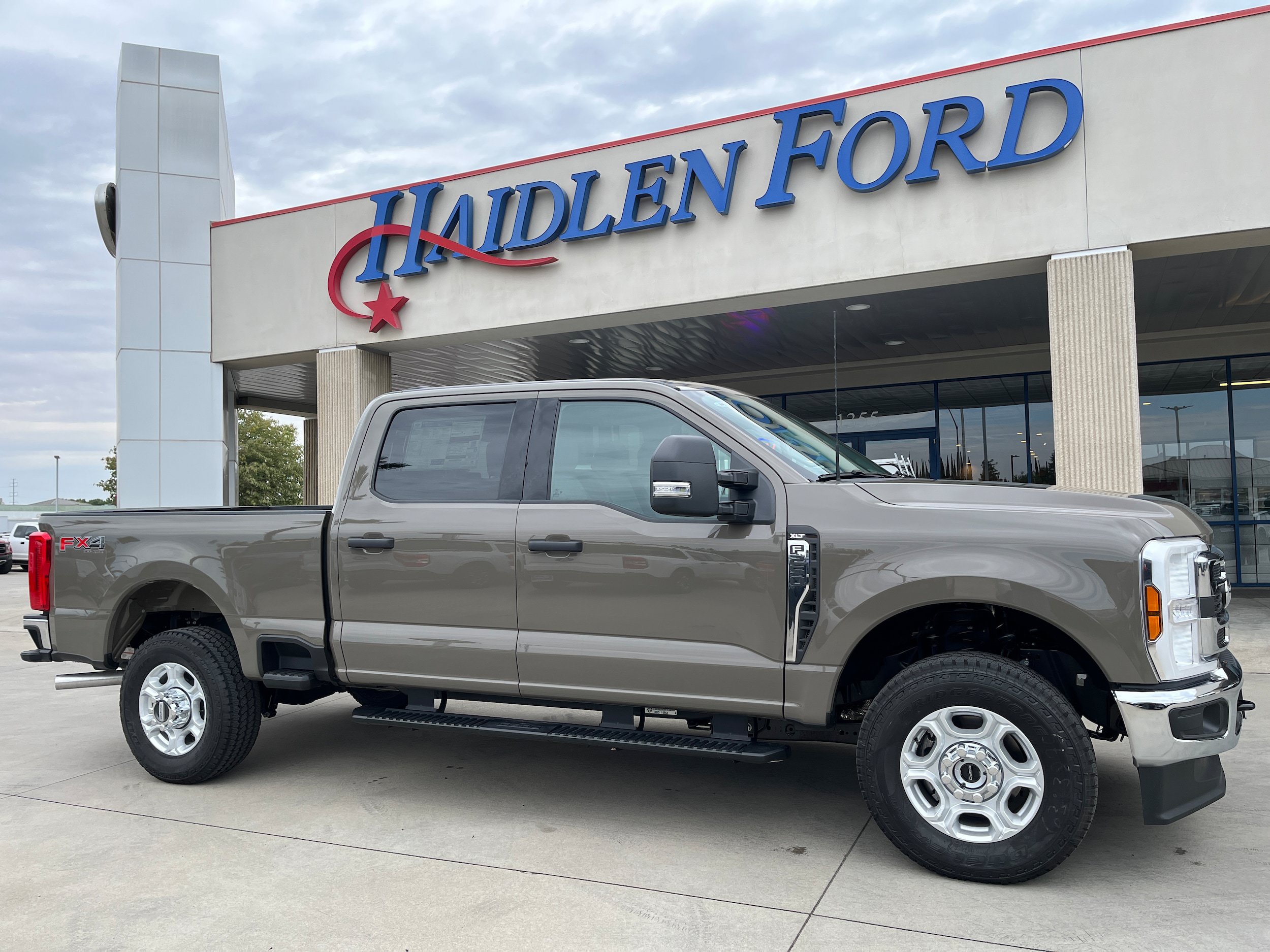 New 2026 Ford F250 XLT w/ FX4 Off-Road Package AWD/4WD image 1