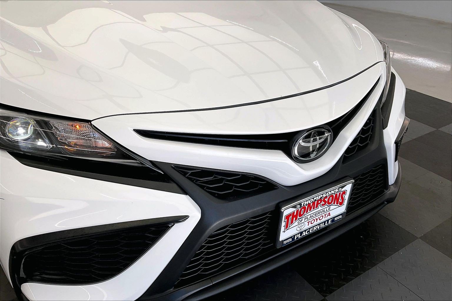 Used 2024 Toyota Camry SE w/ Convenience Package FWD image 31