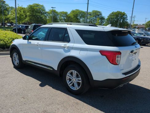 Used 2023 Ford Explorer XLT w/ Equipment Group 202A AWD/4WD image 6