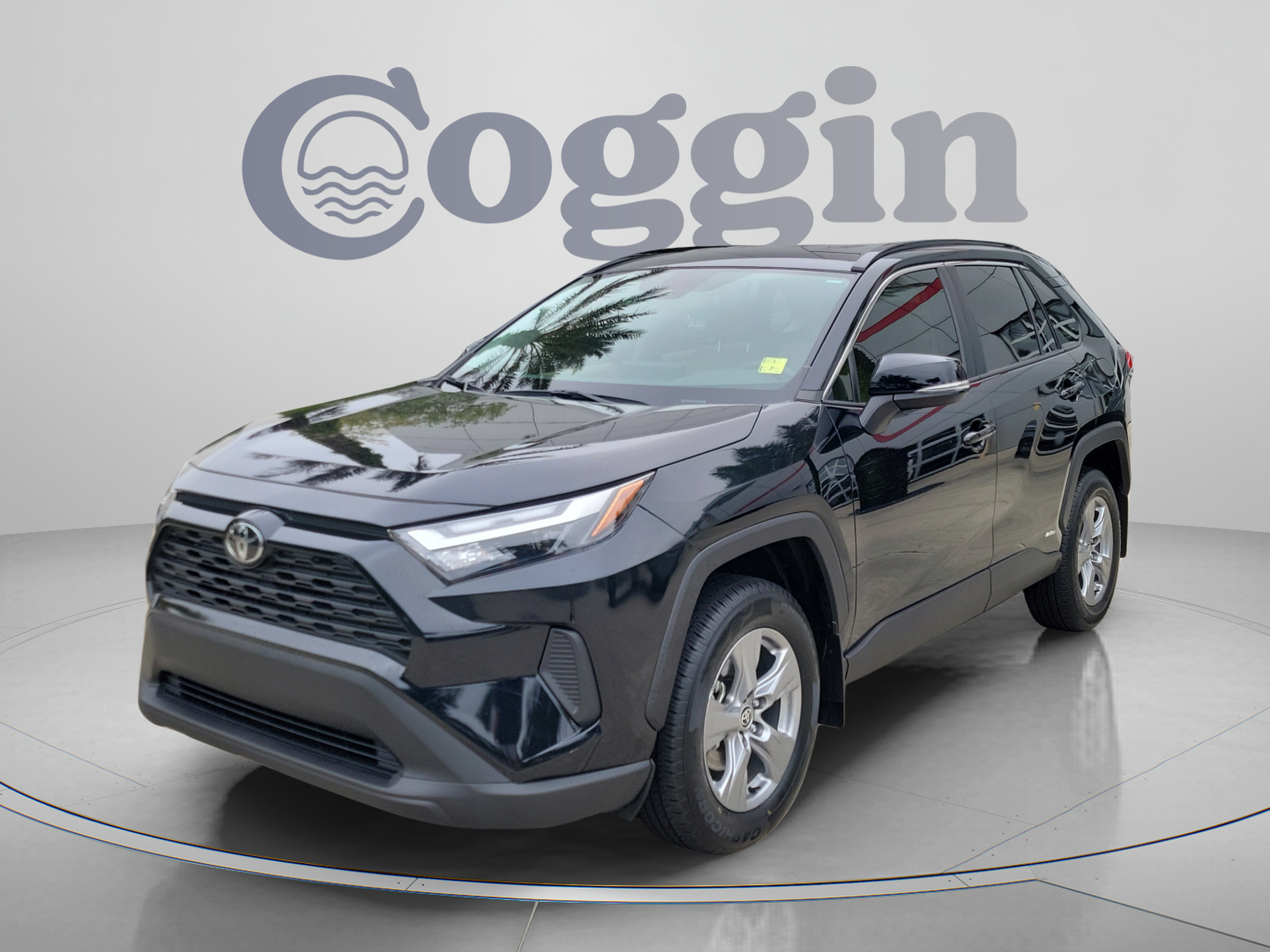 Used 2025 Toyota RAV4 LE AWD/4WD image 1