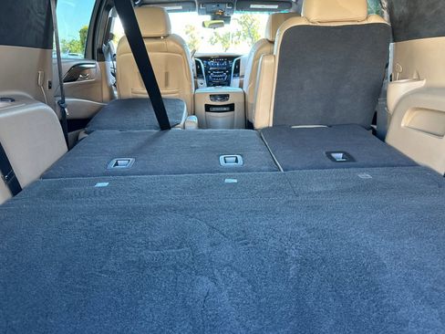 Used 2020 Cadillac Escalade ESV Platinum image 18