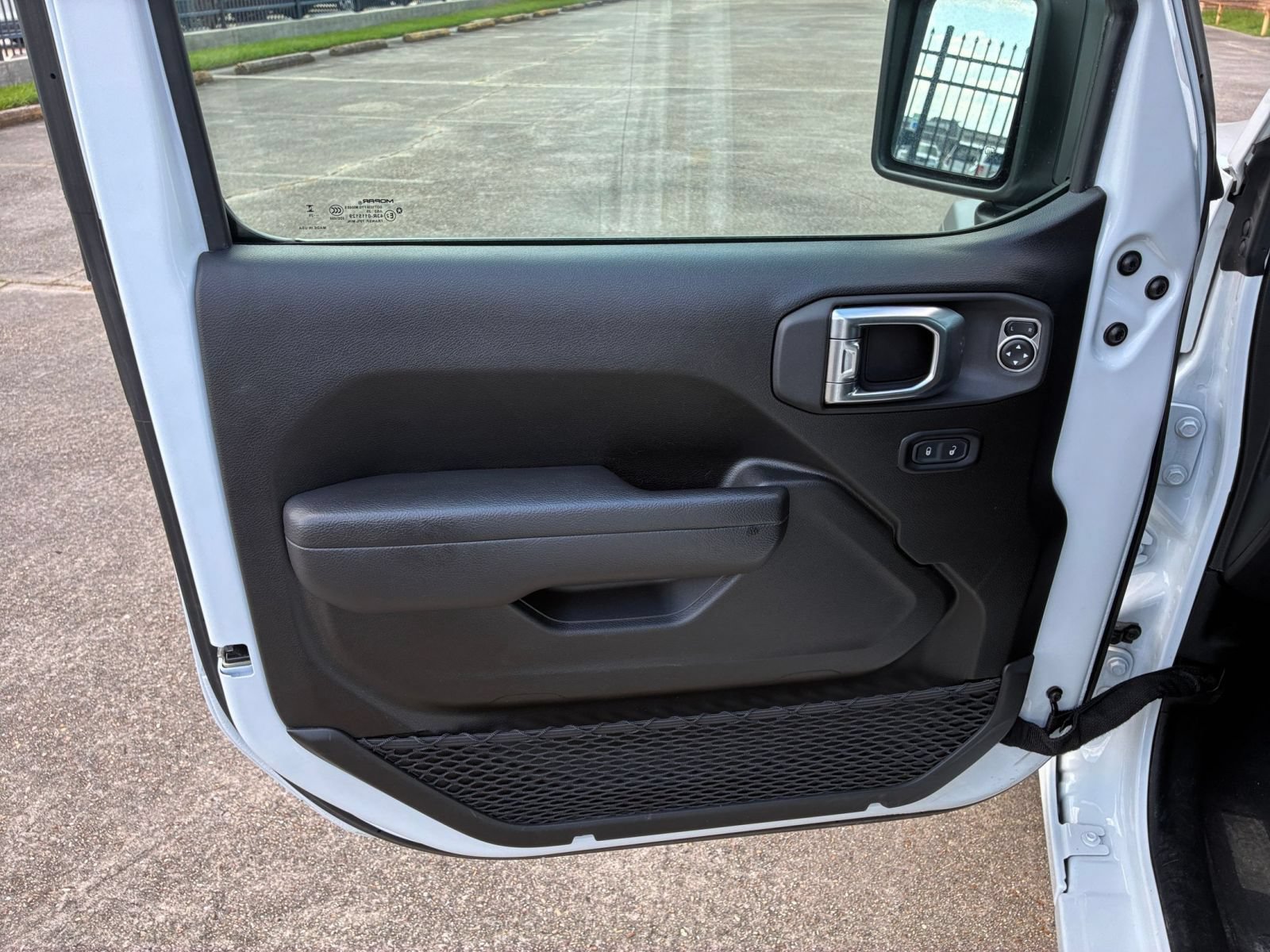 Used 2025 Jeep Wrangler Unlimited Sport AWD/4WD image 18