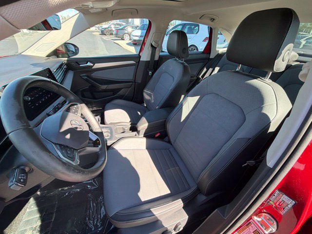 Used 2025 Volkswagen Jetta SE FWD image 21