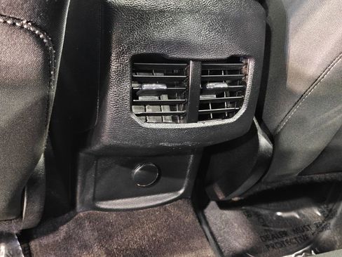 Used 2020 Ford Fusion SE FWD image 28