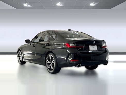 Certified 2023 BMW 330e 330e w/ Premium Package image 3