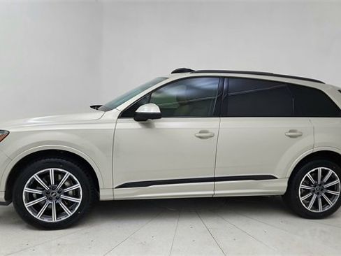 Used 2023 Audi Q7 2.0T Premium Plus w/ Premium Plus Package image 3