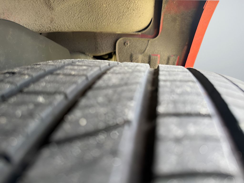 Certified 2025 Nissan Frontier SV RWD image 37