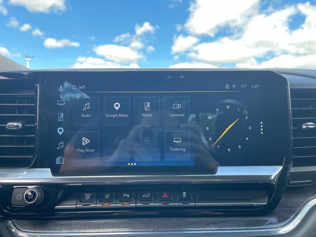 Used 2024 Chevrolet Silverado 3500 LTZ w/ LTZ Convenience Package AWD/4WD image 9