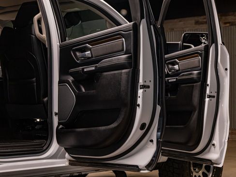 Used 2022 RAM 1500 Laramie image 32