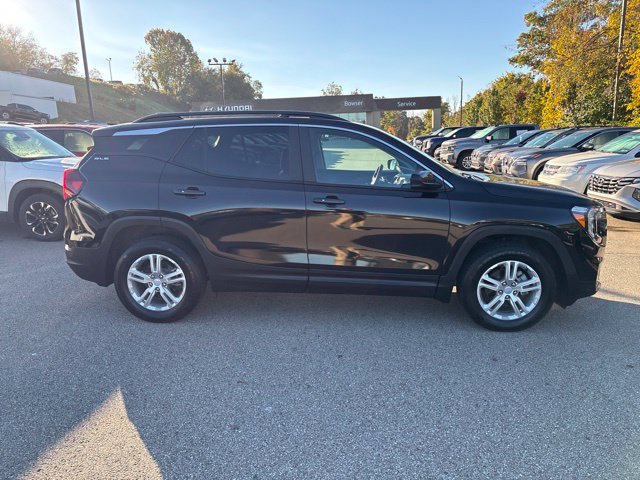 Used 2023 GMC Terrain SLE w/ Driver Convenience Package AWD/4WD image 6