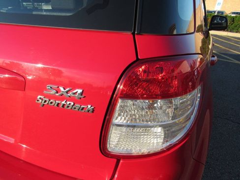 Used 2011 Suzuki SX4 Sportback FWD image 7
