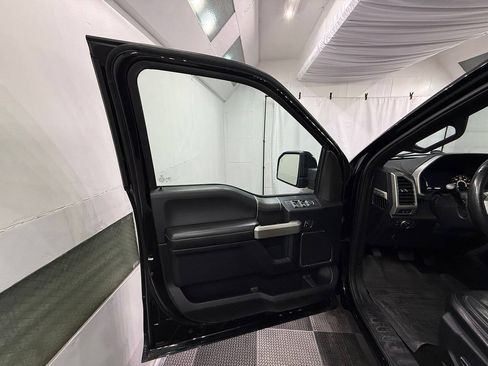 Used 2017 Ford F150 Lariat w/ Equipment Group 502A Luxury AWD/4WD image 31