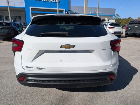 New 2026 Chevrolet Trax LS image 7