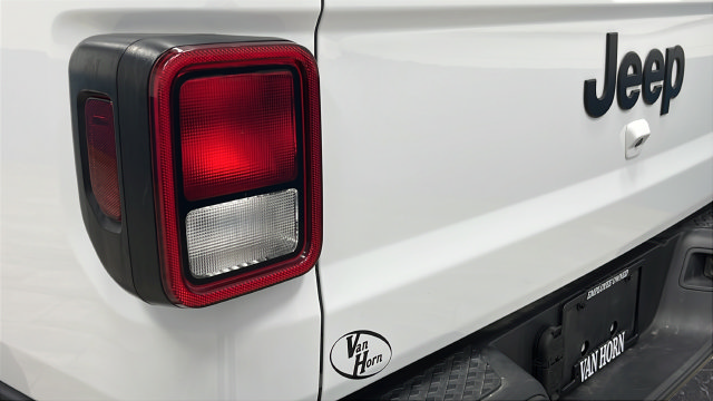 Used 2023 Jeep Gladiator Sport AWD/4WD image 38