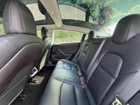 Used 2019 Tesla Model 3 Standard Range Plus image 14