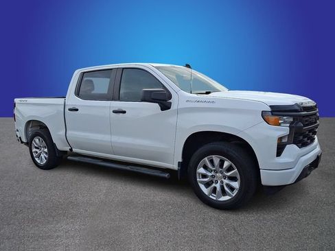 Used 2022 Chevrolet Silverado 1500 Custom AWD/4WD image 2