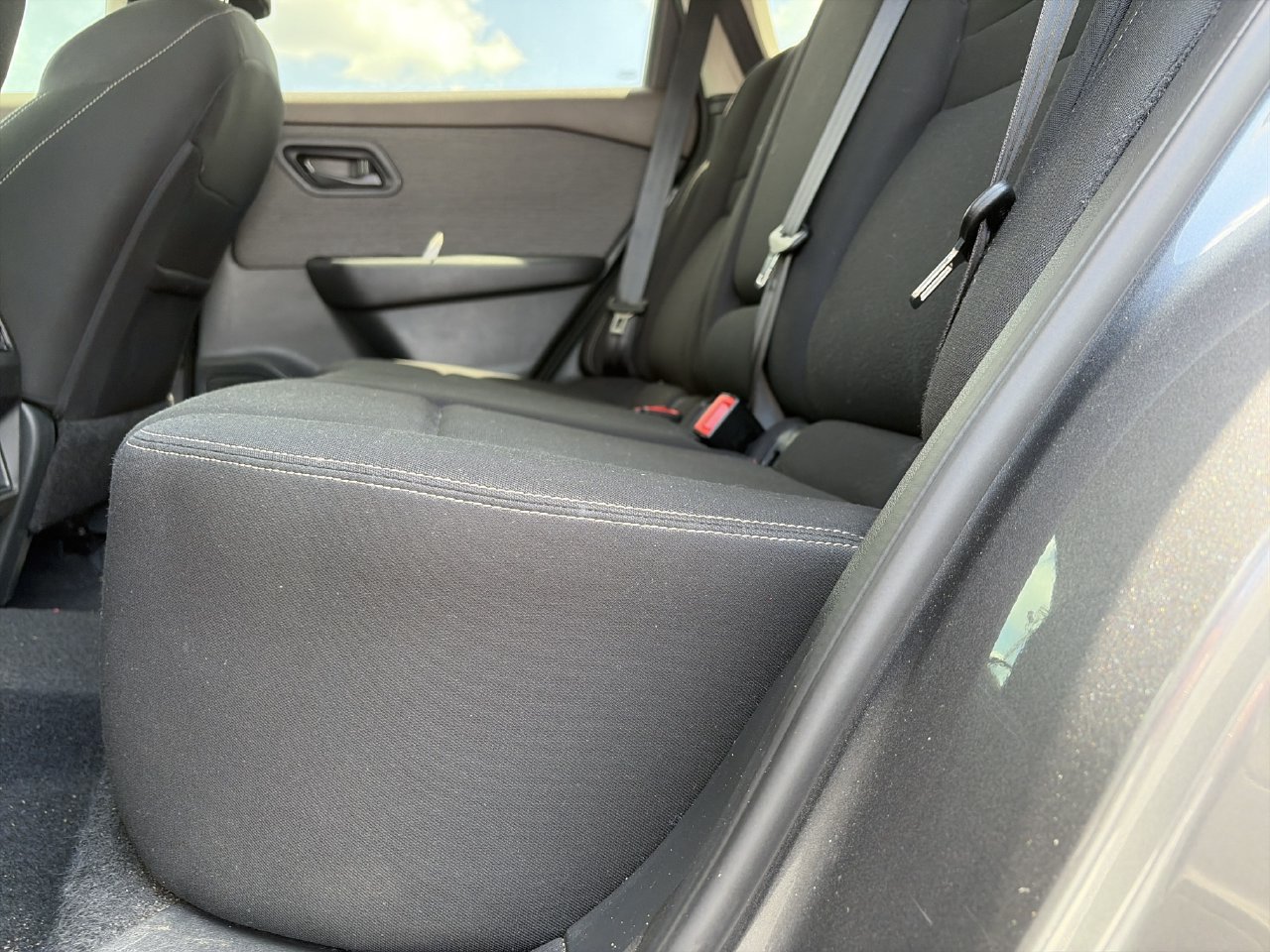 Used 2023 Nissan Rogue S AWD/4WD image 24