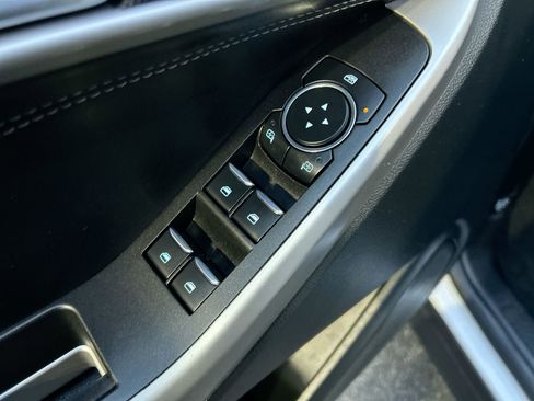 Used 2023 Ford Explorer XLT w/ Equipment Group 202A image 15