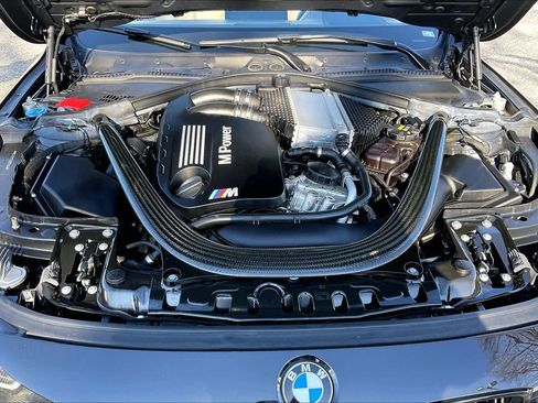 Used 2018 BMW M4 Convertible w/ Competition Package image 30