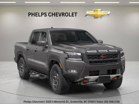 Used 2025 Nissan Frontier PRO-4X w/ Pro Convenience Package image 8