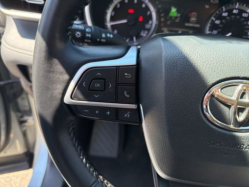 Used 2023 Toyota Highlander XLE w/ Protection Package #3 (TMS) AWD/4WD image 15