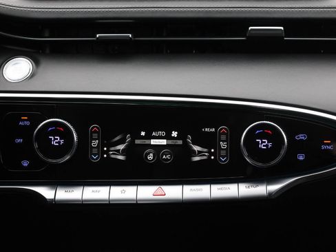 Used 2022 Genesis GV70 3.5T Sport w/ Sport Prestige Package image 21