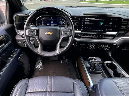 Used 2025 Chevrolet Silverado 1500 High Country w/ Technology Package AWD/4WD image 5