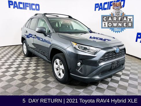 Used 2021 Toyota RAV4 XLE AWD/4WD image 1