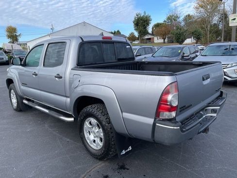 Used 2015 Toyota Tacoma 4x4 Double Cab w/ SR5 Package image 6