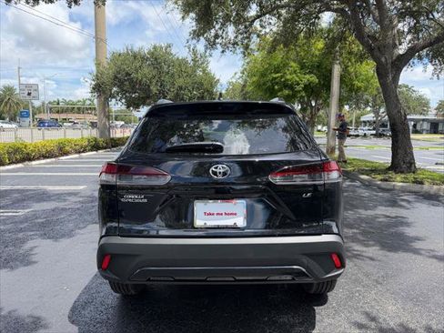 Used 2026 Toyota Corolla Cross LE FWD image 4