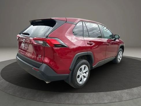Used 2022 Toyota RAV4 LE AWD/4WD image 5