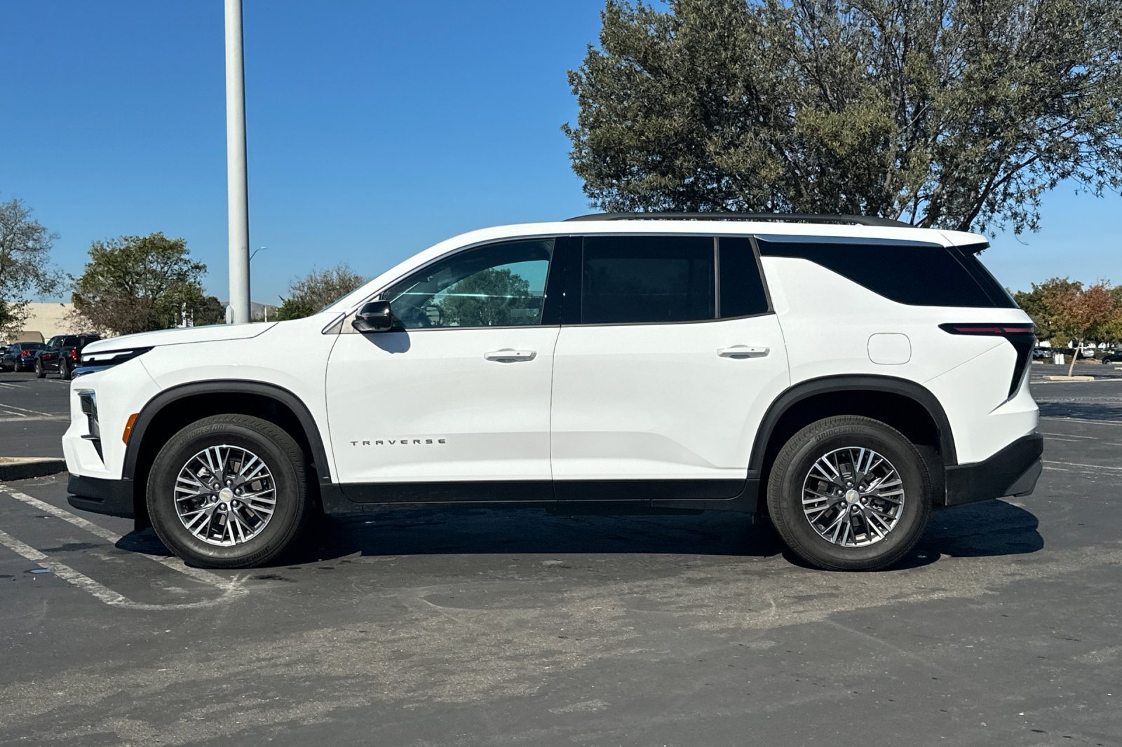 Used 2026 Chevrolet Traverse LT w/ Driver Confidence Package AWD/4WD image 7