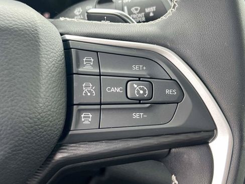 Used 2025 Jeep Grand Cherokee Laredo X w/ Luxury Tech Group I AWD/4WD image 22